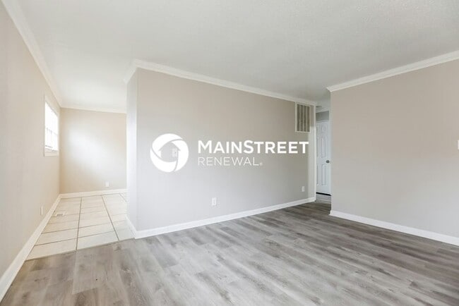 Building Photo - 3 Bedroom Pet-Friendly Home in KANSAS CITY...