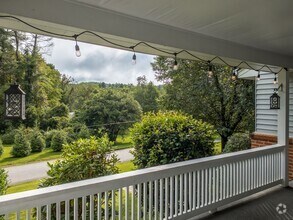 Building Photo - Beautiful Three-Bedroom with Fenced Yard i...