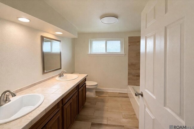 Building Photo - 12360 Warwick Ave