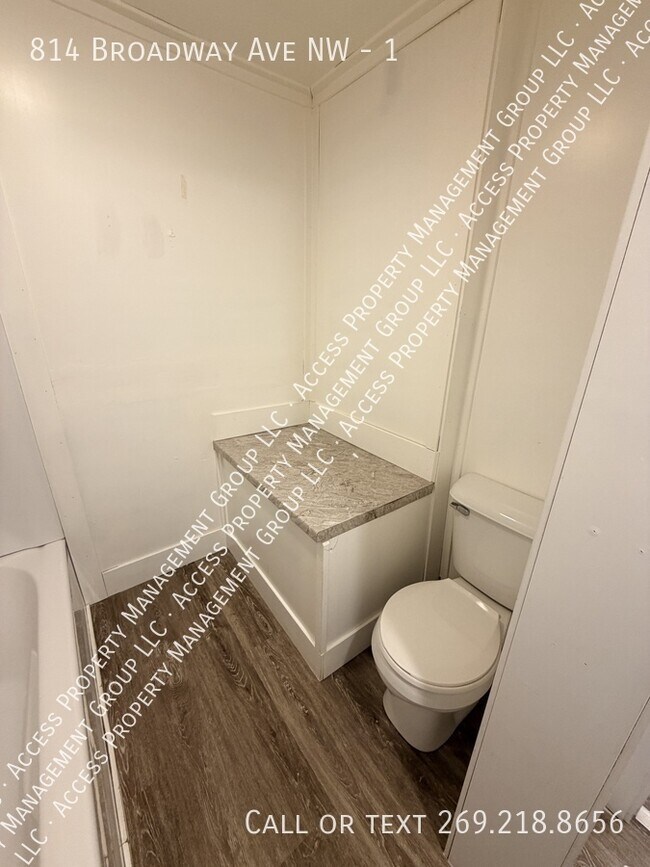 Building Photo - 814 Broadway Ave NW