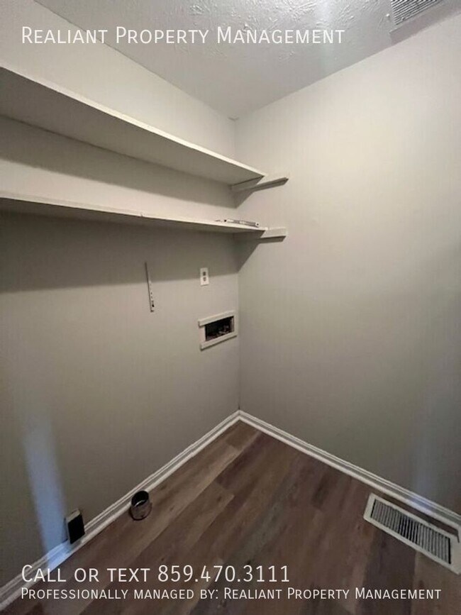 Building Photo - 2160 Winterberry Dr