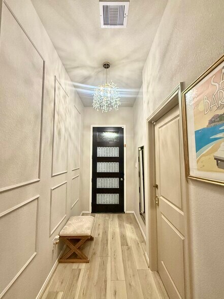 Building Photo - 13827 Via Toluca Trl