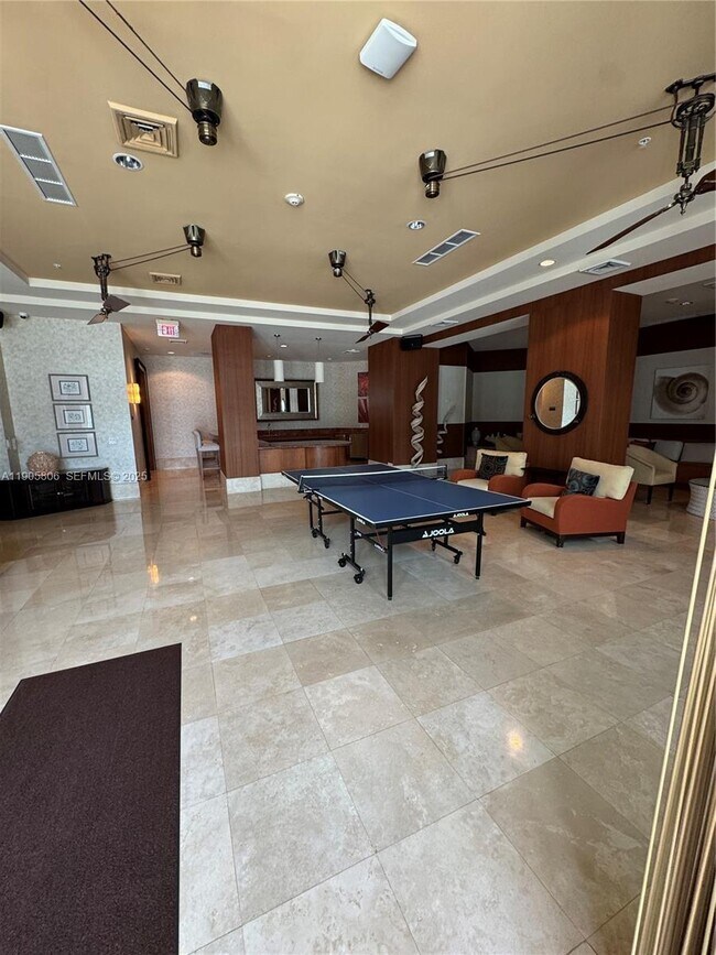 Building Photo - 1945 S Ocean Dr