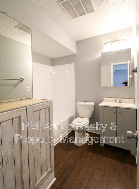 Building Photo - 1810 E 143rd Ave