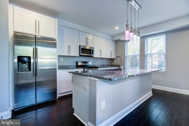 Building Photo - 4209 JENIFER St NW