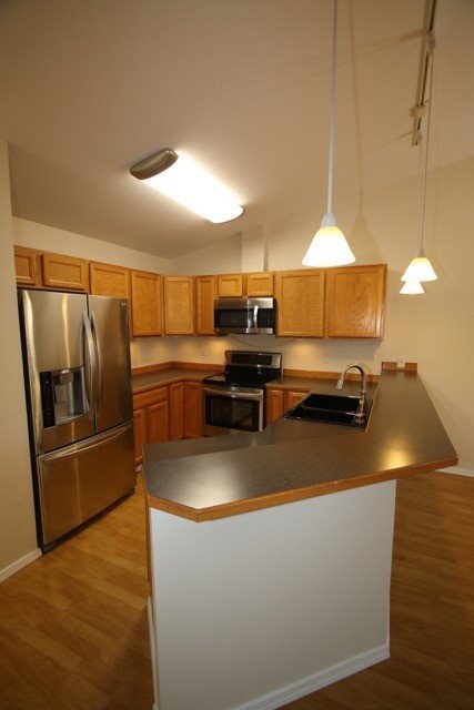 Building Photo - 3 Bedroom Eagle River Condo w/ Fenced Back...