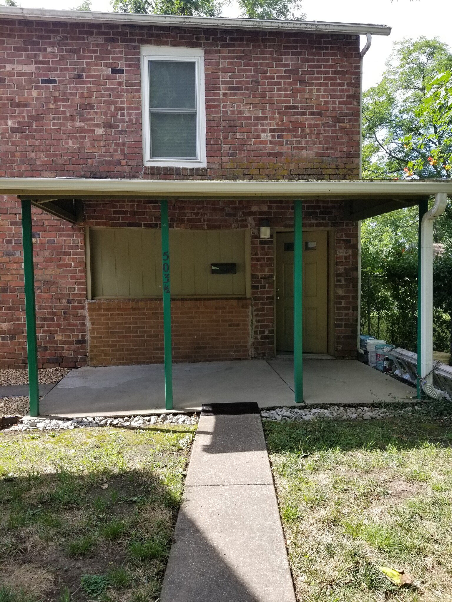 Building Photo - 503 W Kansas St