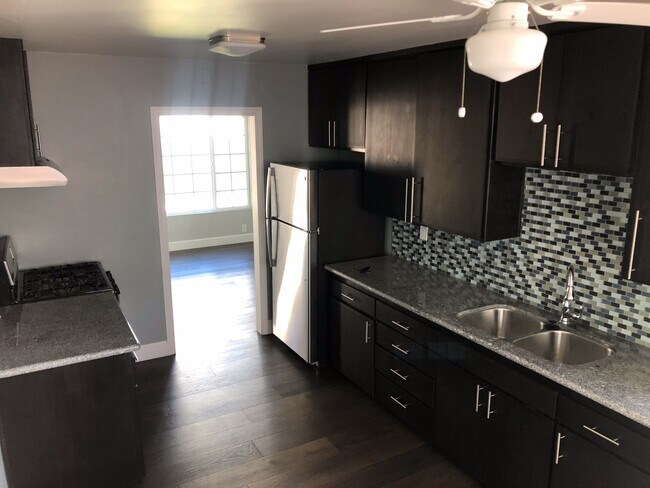 Building Photo - Gorgeous Remodeled Home with Garage