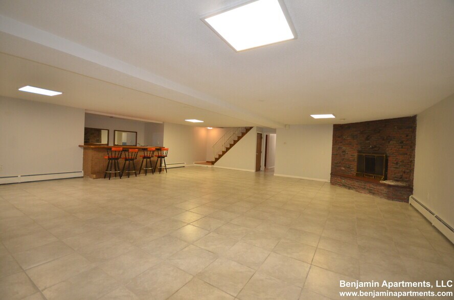 Building Photo - 20 Mossdale Rd