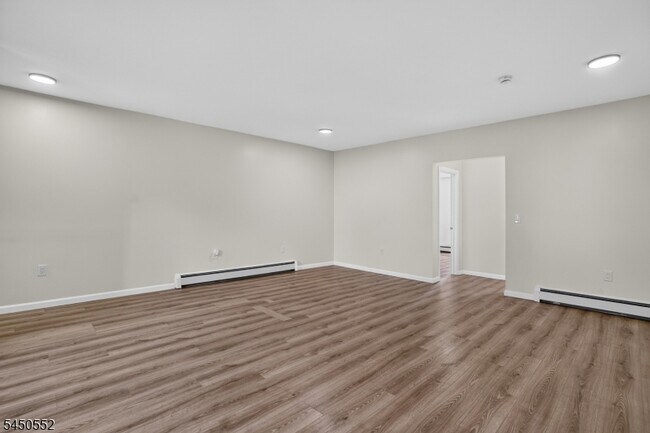 Building Photo - 518 Springfield Ave