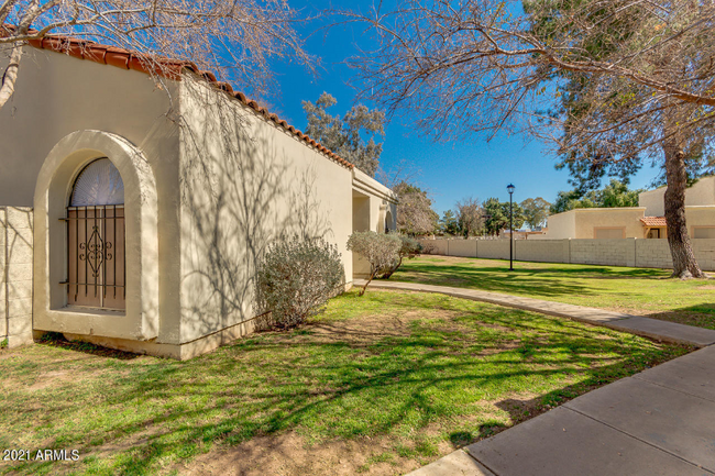 Building Photo - 8037 N 32nd Dr