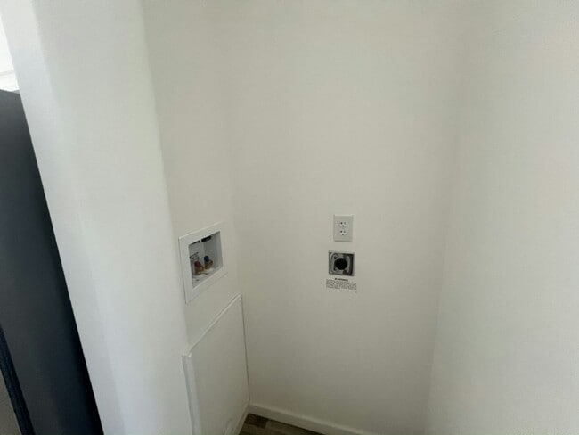 Building Photo - 2166 E Camp N Comfort Ln