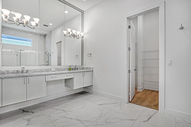 Building Photo - 13501 Artisan Cir