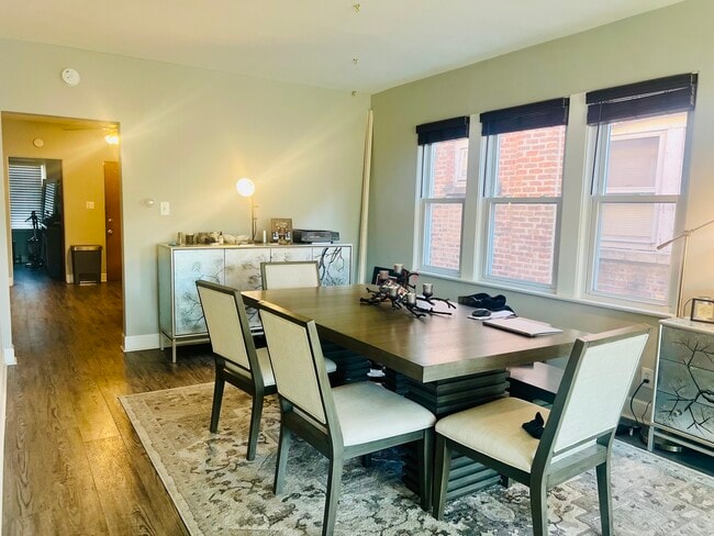 Building Photo - 1827 Gunderson Ave