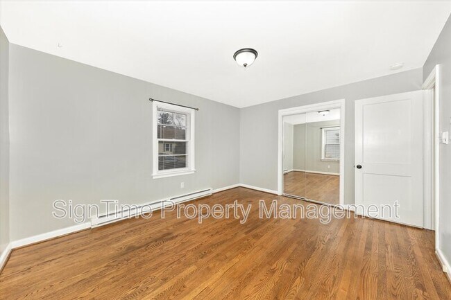 Building Photo - 11025 Rosewood Dr