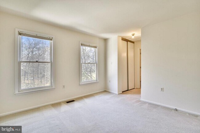 Building Photo - 3023 Oakton Meadows Ct