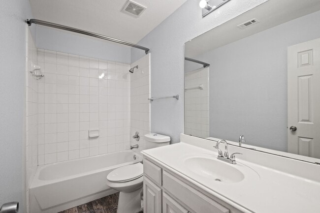 Building Photo - Stunning 4-Bedroom Rental Home with office...