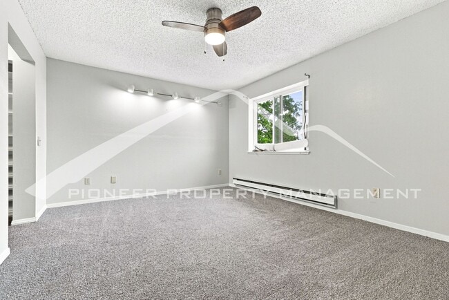Building Photo - 7885 Barbara Ann Dr