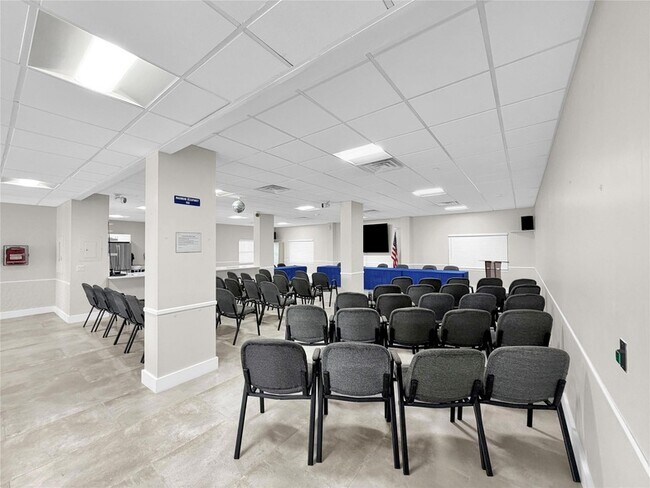 Building Photo - 405 N Ocean Blvd