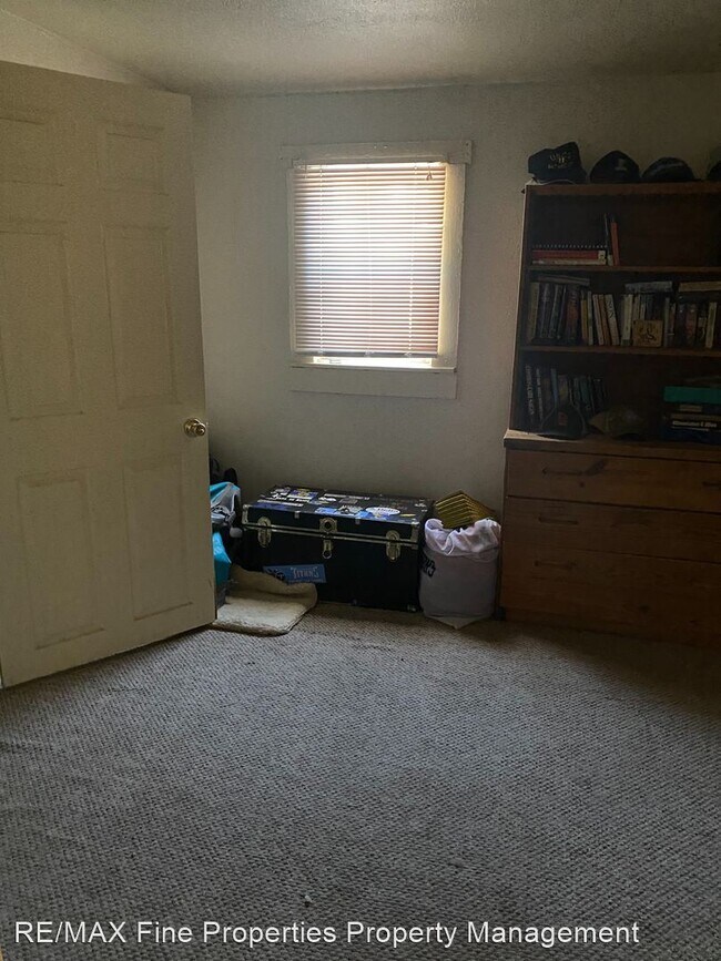 Building Photo - 1 br, 1 bath House - 5281 SJ Diamond Road