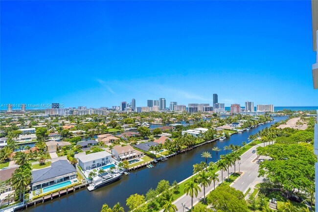 Building Photo - 3598 Yacht Club Dr