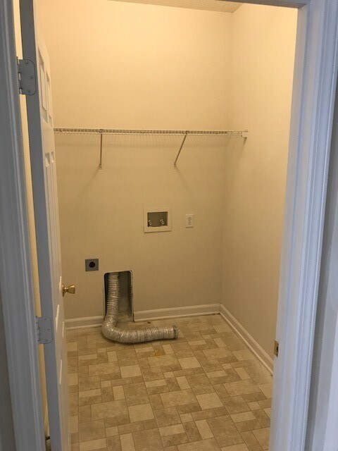 Building Photo - Spacious 3BR, 2.5BA Townhome in Chapel Hill