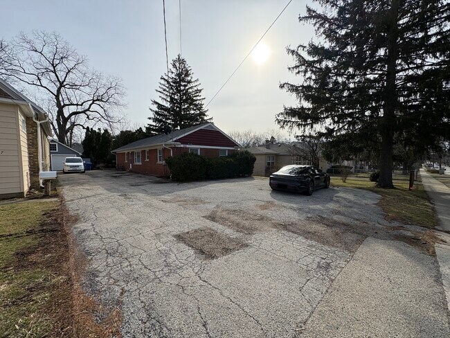 Building Photo - 311 Prairie Ave