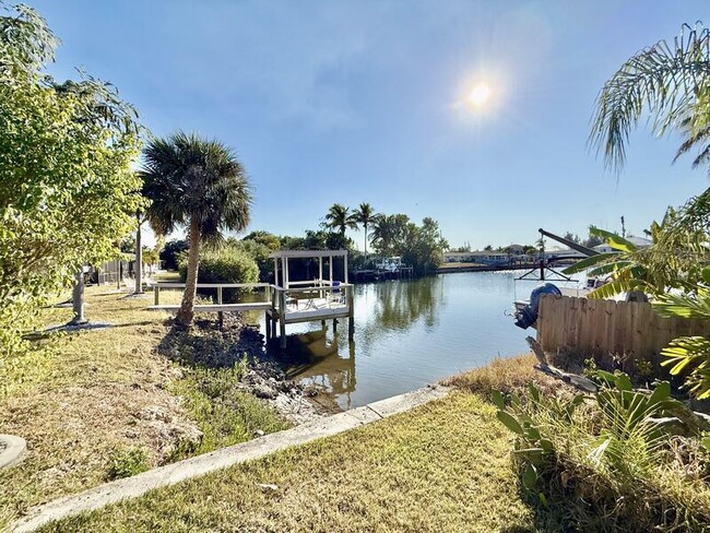 Building Photo - 3401 Palm Dr