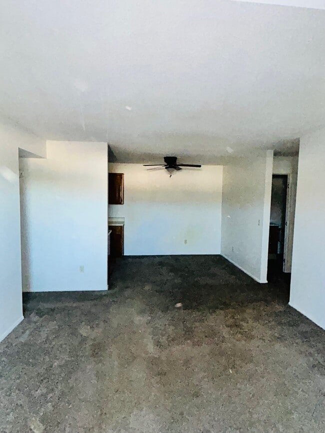 Building Photo - 6635 E Golf Links Rd