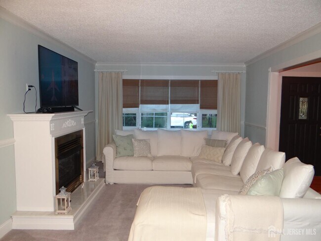 Building Photo - 514 Leawood Ave