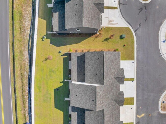 Building Photo - 121 S Grassland Rd