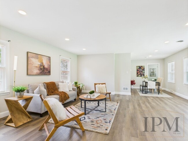 Primary Photo - Available Now! Beautiful 3 Bedroom 2 Bath ...