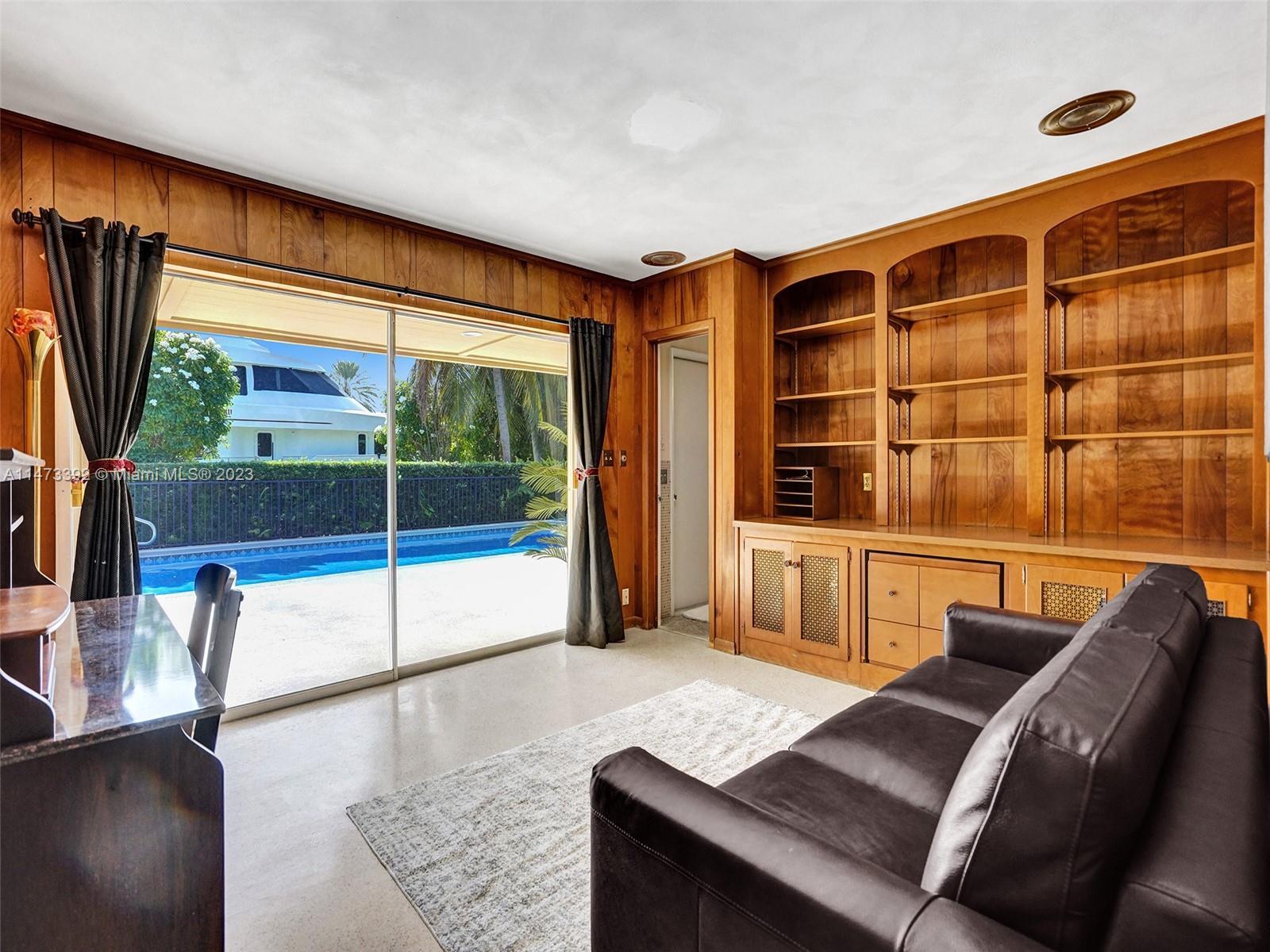 Building Photo - 2460 Del Lago Dr