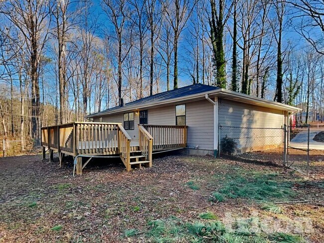 Building Photo - 135 Stephens Dr