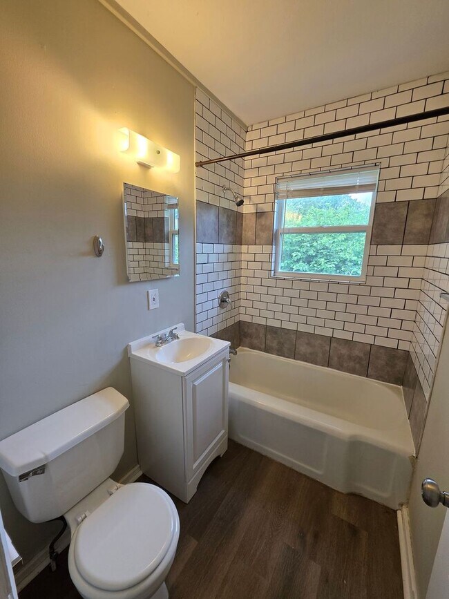 Building Photo - Spacious 1-Bedroom Duplex with Plenty of Kitchen Storage