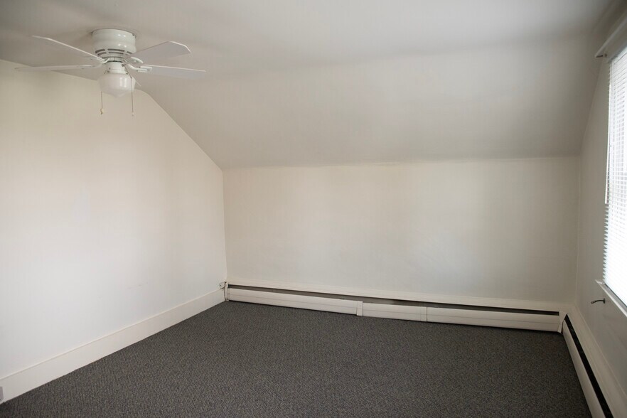 Building Photo - 1366 Lititz Rd