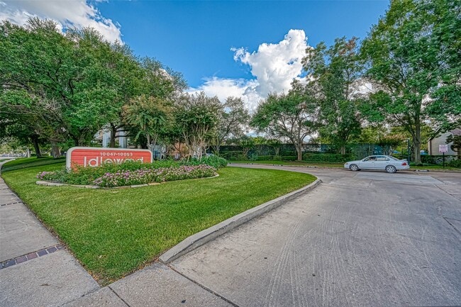 Building Photo - 2120 El Paseo St