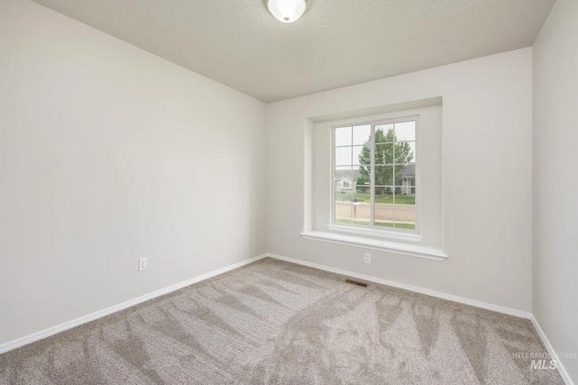 Building Photo - 11939 Colonial Dr