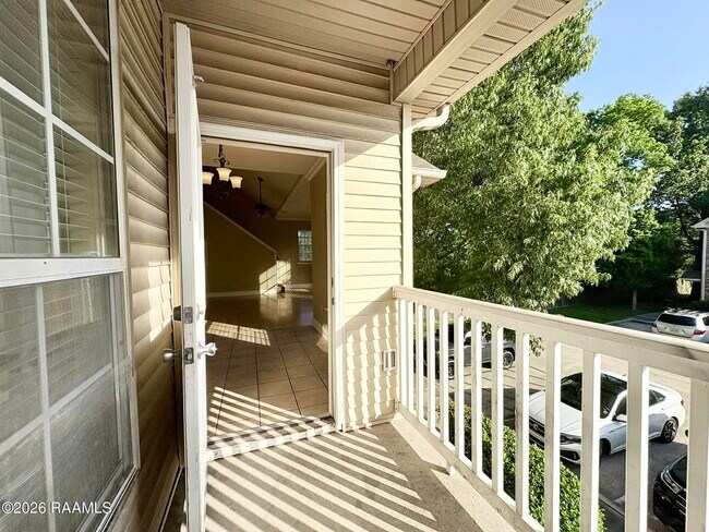 Building Photo - 4441 Burbank Dr