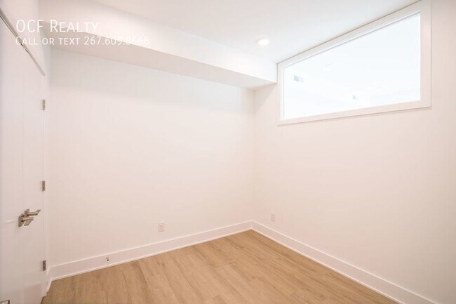 Building Photo - 1324 Frankford Ave