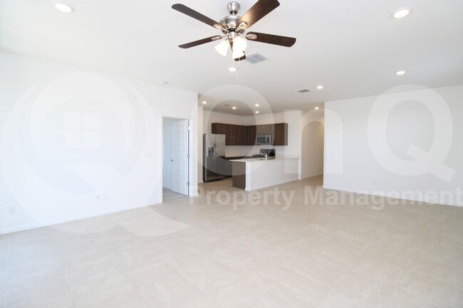 Building Photo - 4715 E Danta St