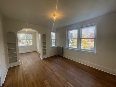 Interior Photo - 2024 Hubbard Street