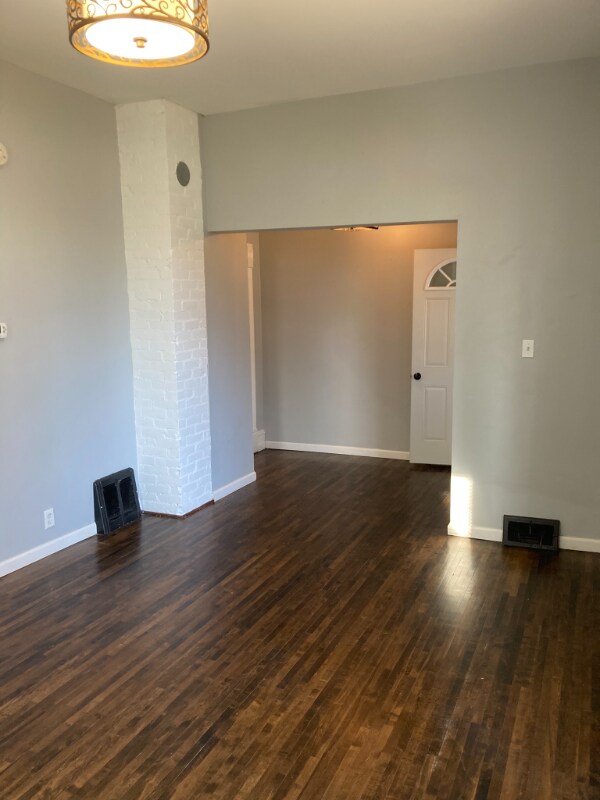 Building Photo - 912 5th St SW