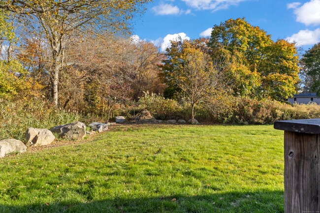 Building Photo - 5 Two Mile Hill Rd