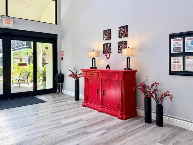 Building Photo - 10615 Ocean Palm Way