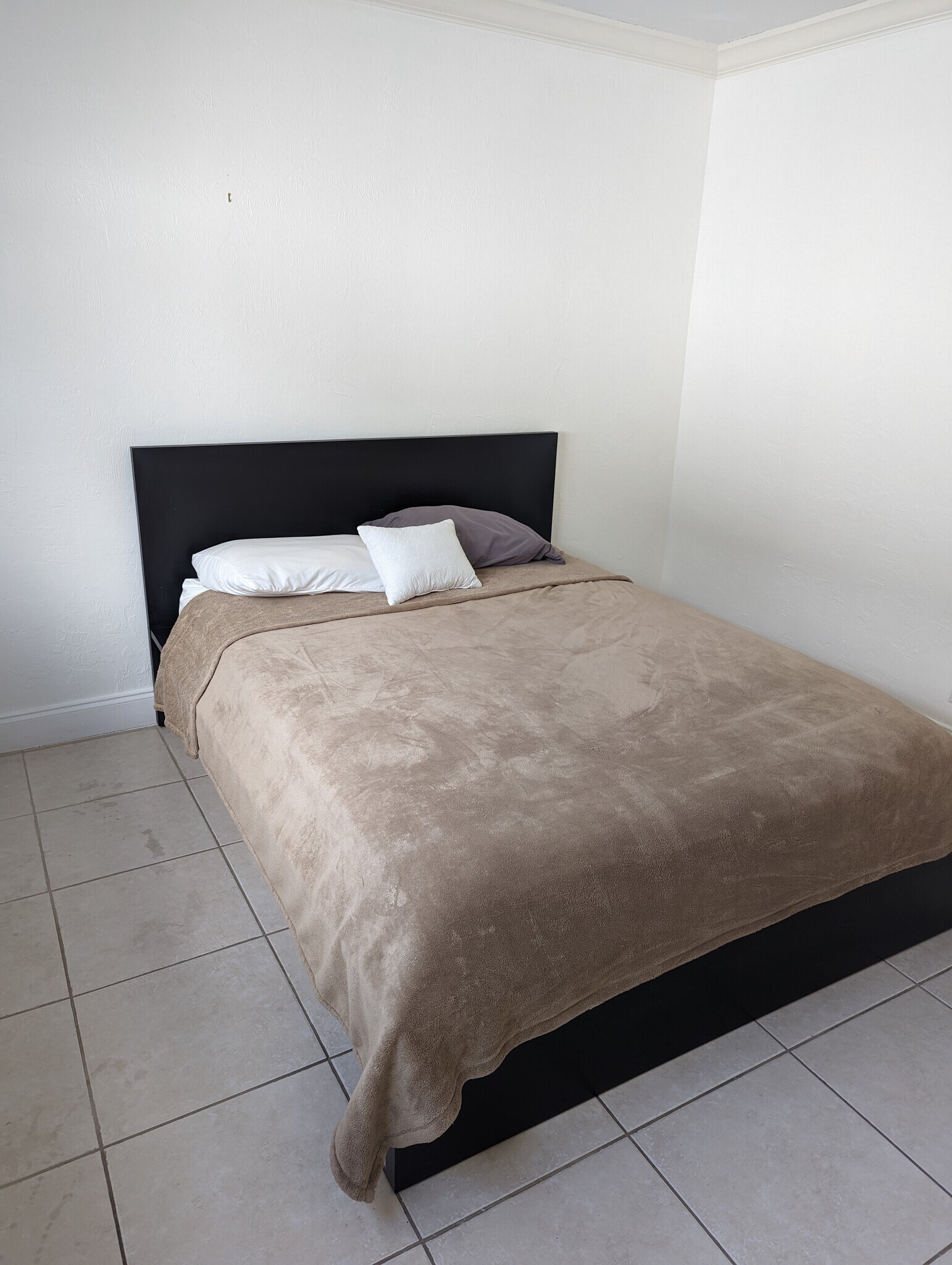 Secondary Bedroom - 1001 SE 16th St