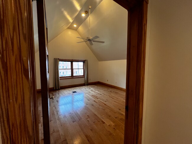 Building Photo - 4149 W Pine Blvd