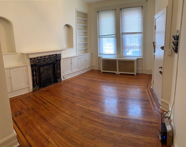 Building Photo - 3916 Pine St