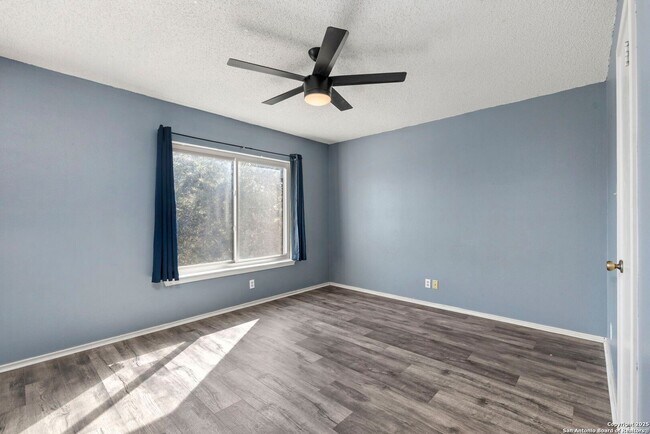 Building Photo - Well-Maintained 3-Bedroom Home – Ideal for Students & Professionals!