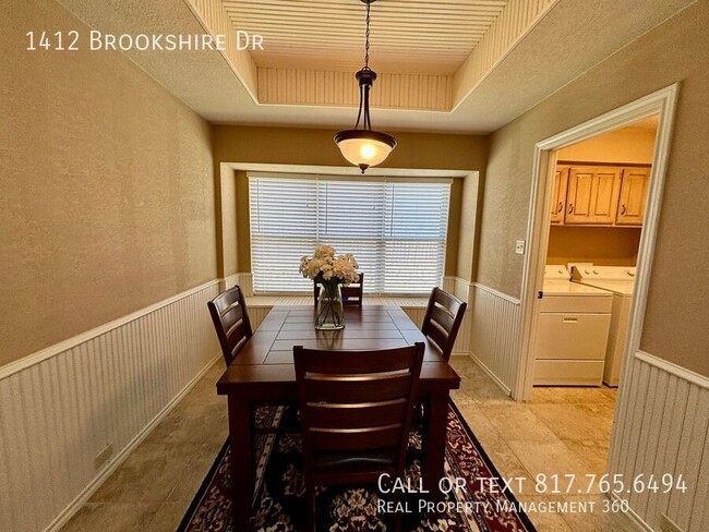 Building Photo - 1412 Brookshire Dr